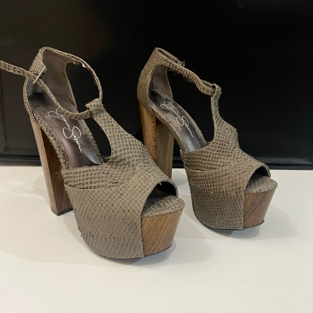 Jessica Simpson Taupe Textured Platform Peep-Toe Sandals